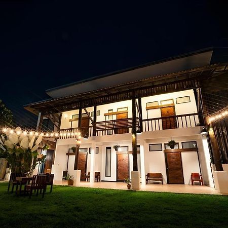 Croissant Hotel And Cafe เชียงราย ภายนอก รูปภาพ
