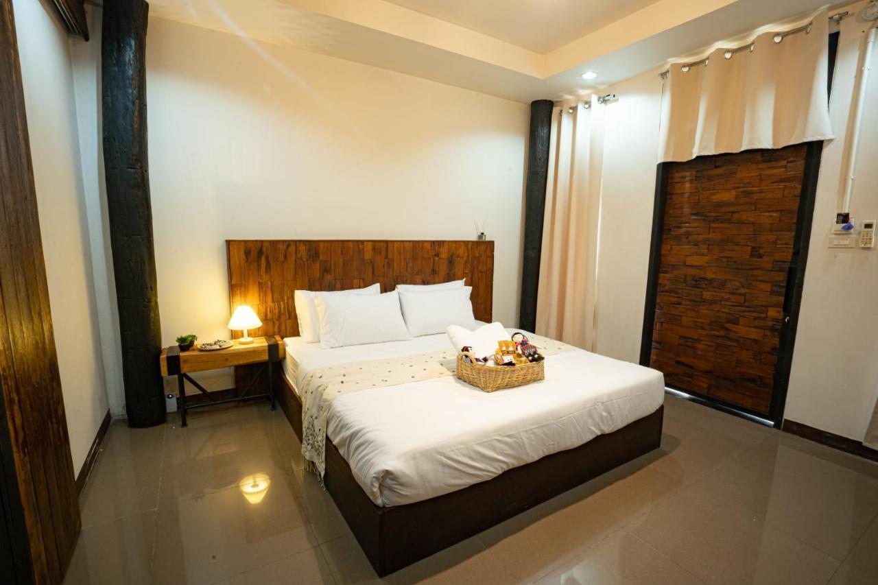 Croissant Hotel And Cafe เชียงราย ภายนอก รูปภาพ