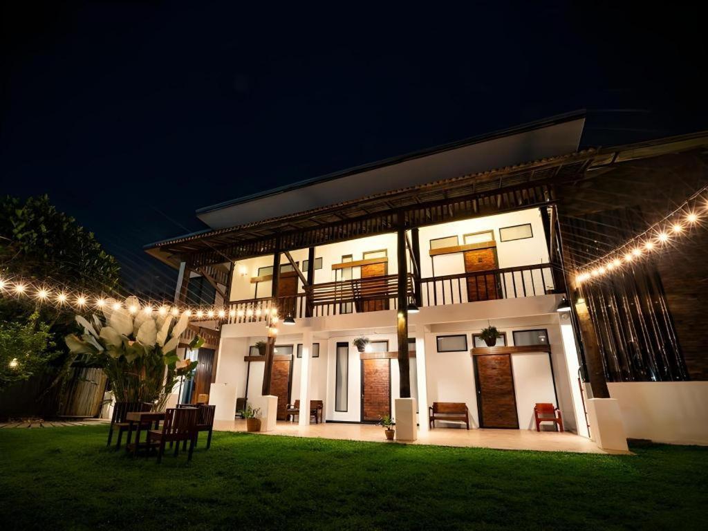 Croissant Hotel And Cafe เชียงราย ภายนอก รูปภาพ